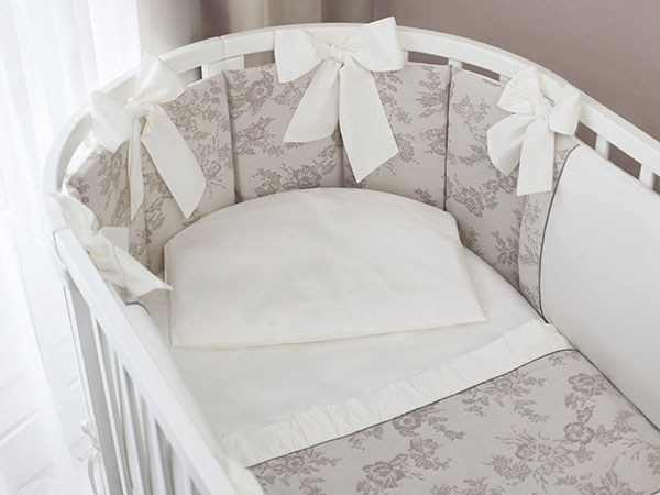 Постельное белье для круглых и овальных кроваток